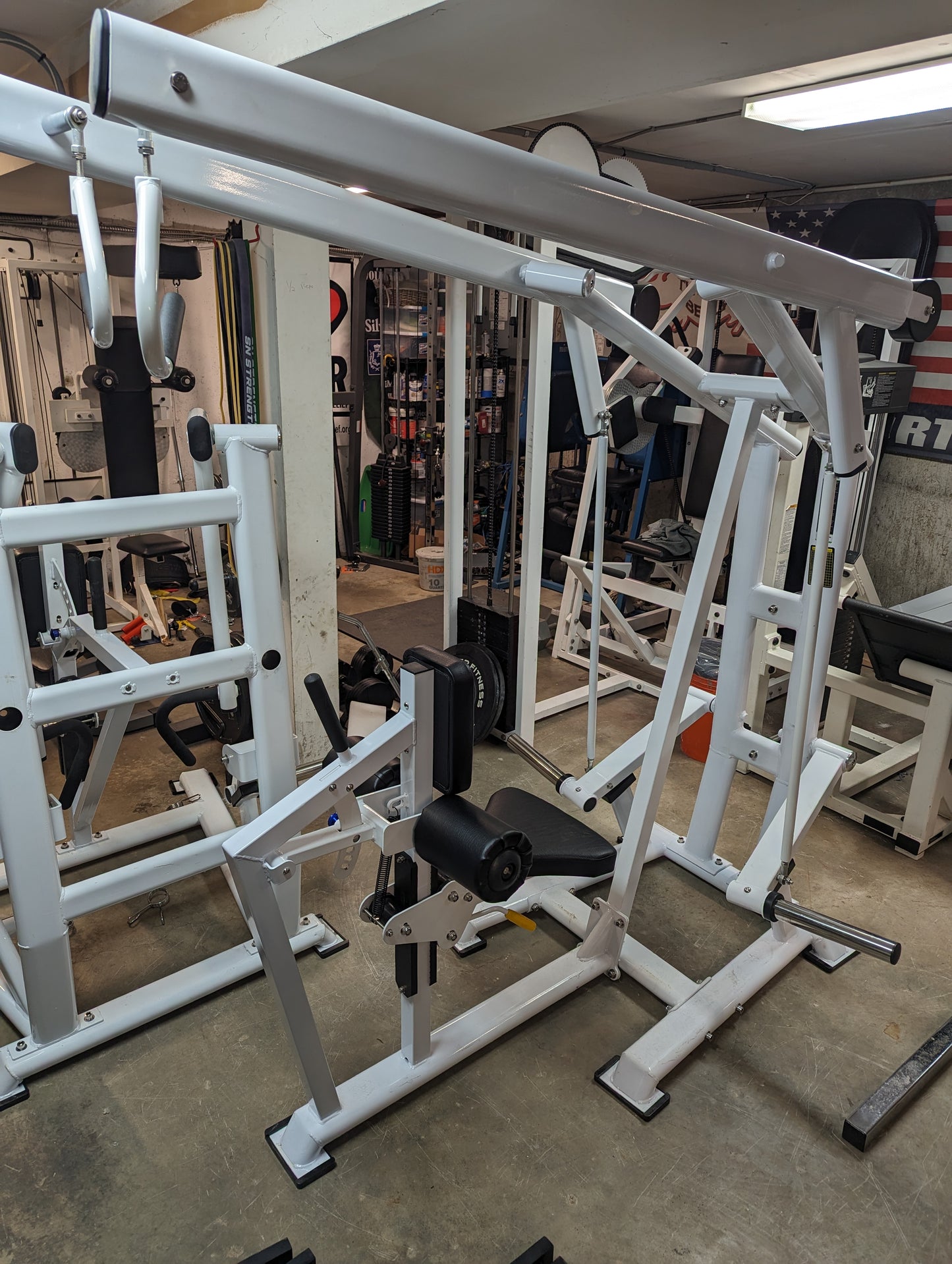 Plate Loaded Lat Pulldown Machine