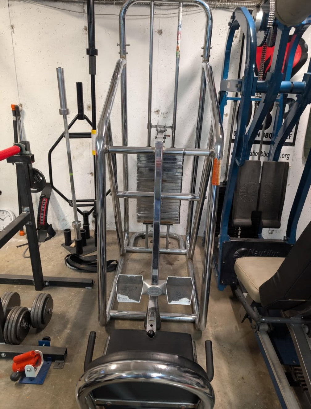 Universal leg press